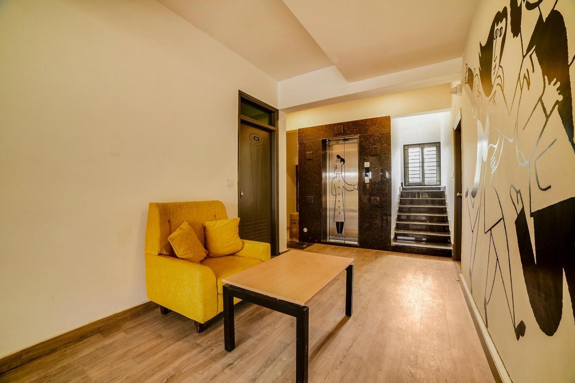 Townhouse Sarvar Hospitality Near Ascendas Park Square Mall Бангалор Экстерьер фото