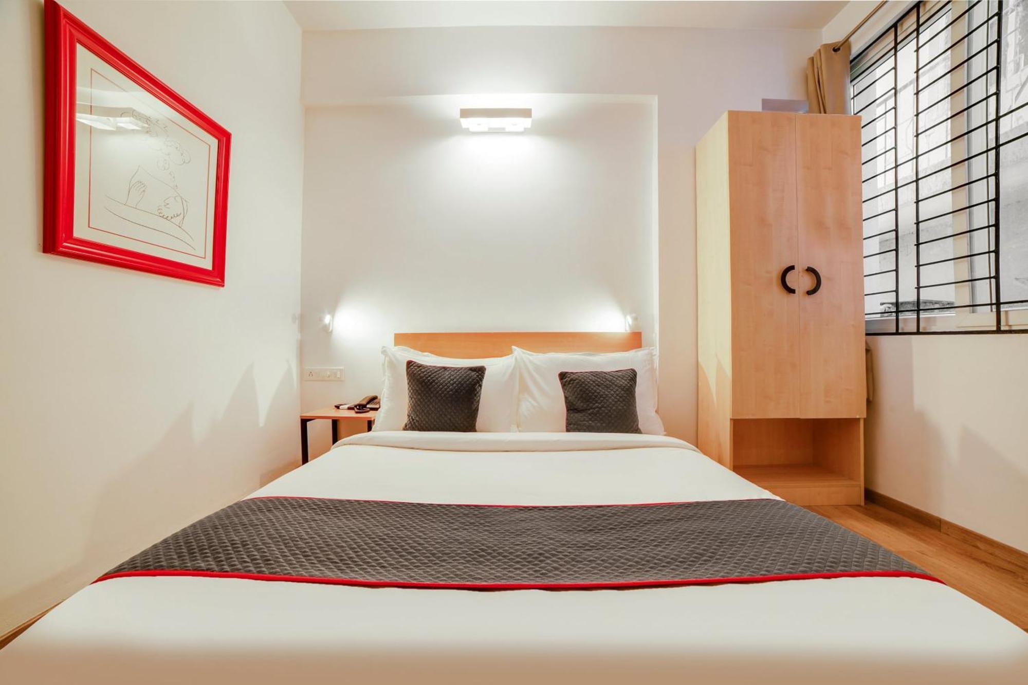 Townhouse Sarvar Hospitality Near Ascendas Park Square Mall Бангалор Экстерьер фото