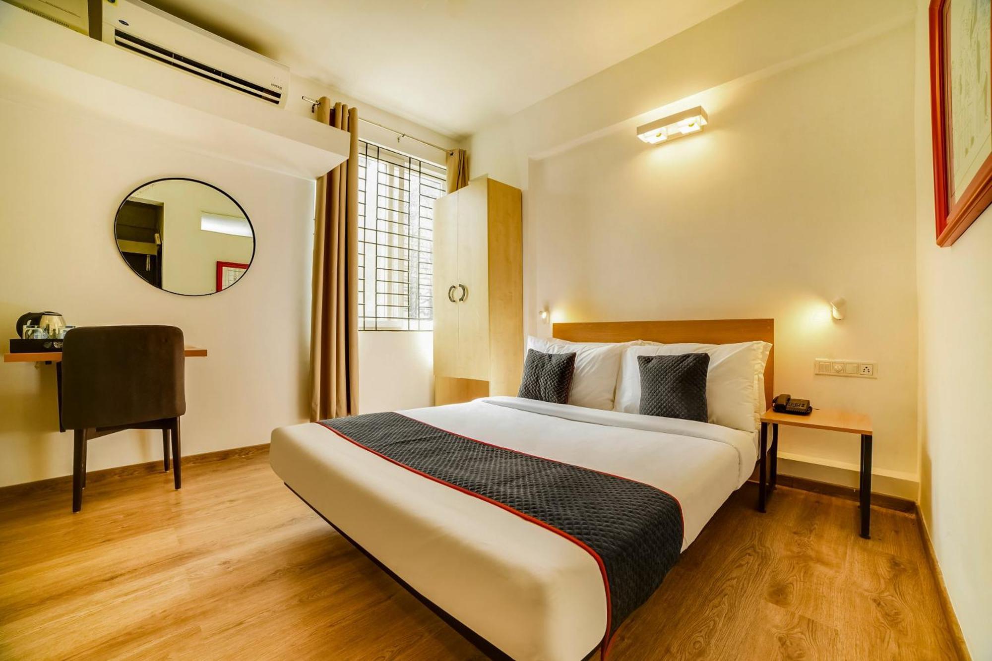 Townhouse Sarvar Hospitality Near Ascendas Park Square Mall Бангалор Экстерьер фото