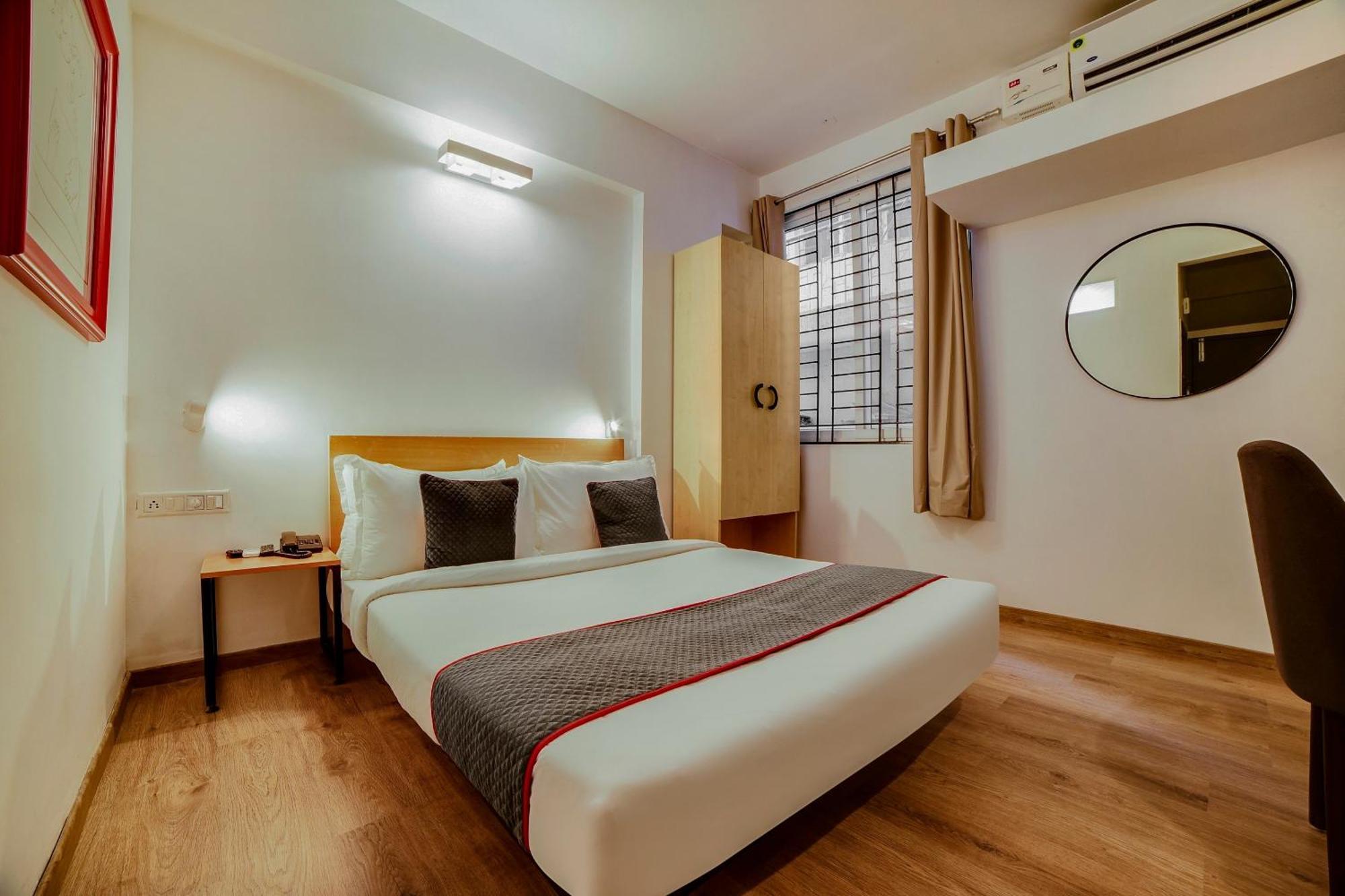 Townhouse Sarvar Hospitality Near Ascendas Park Square Mall Бангалор Экстерьер фото